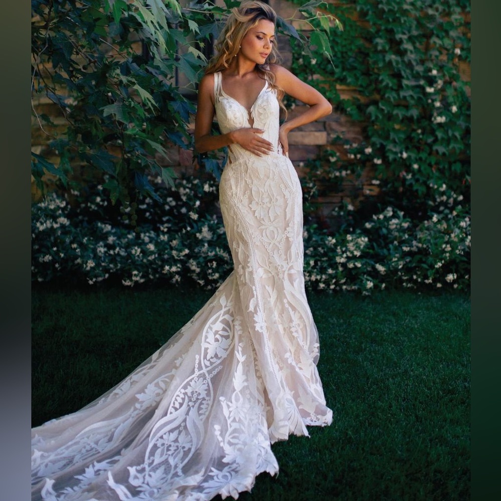 ALLURE BRIDAL - WILDERLY Collection - F251 - rose/champagne/ivory/nude